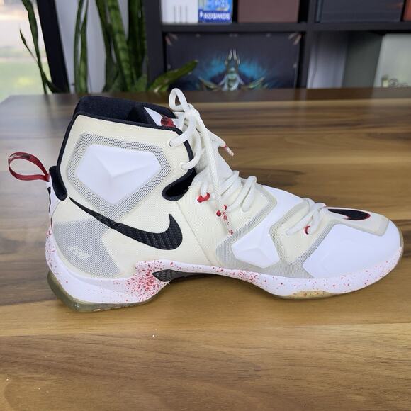 Nike LeBron 13 Friday the 13th 2015 Size 13 Sneakers Blood Jason Vorhees Horror - Picture 5 of 11